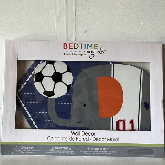 Kid sports room decor- Elephant with Soccer Wall Decor- Lambs and Ivy - Picture 1 of 1